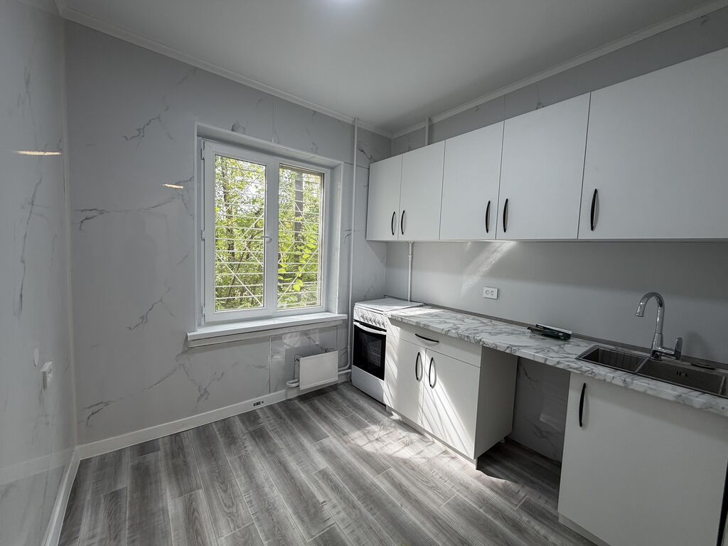 2 комнаты, 48 м², 7 мкр 105 серия, 1 этаж, Евроремонт: фото 3