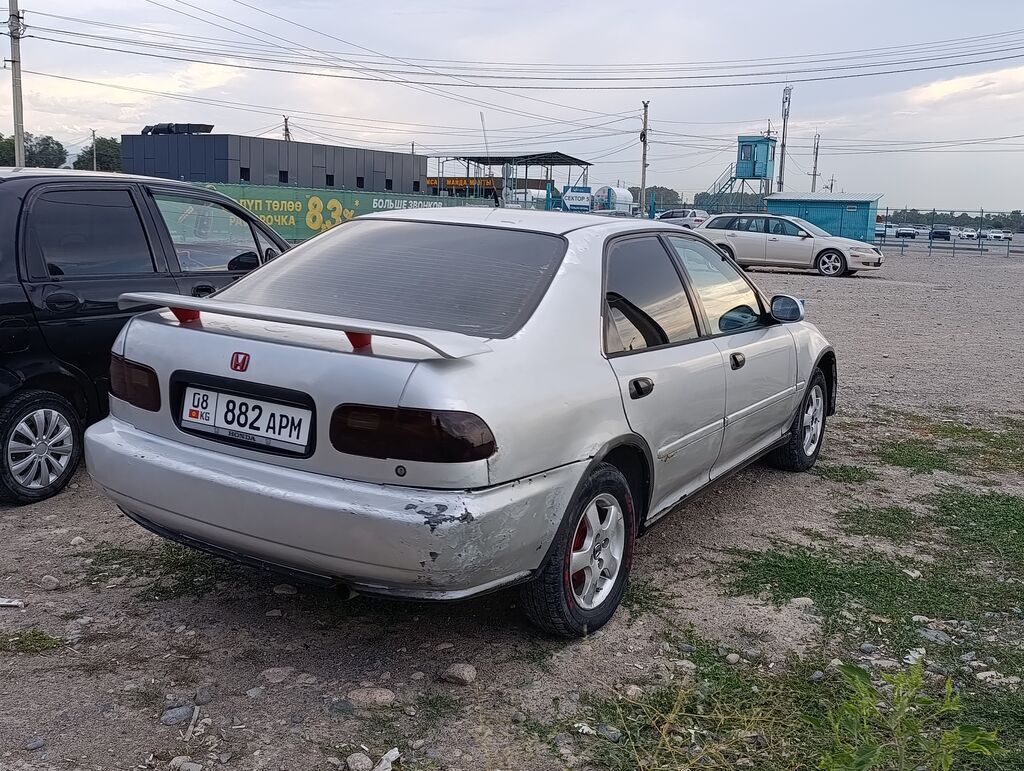 Honda Civic: 1995 г., 1.5 л, Автомат, Бензин, Седан: фото 4