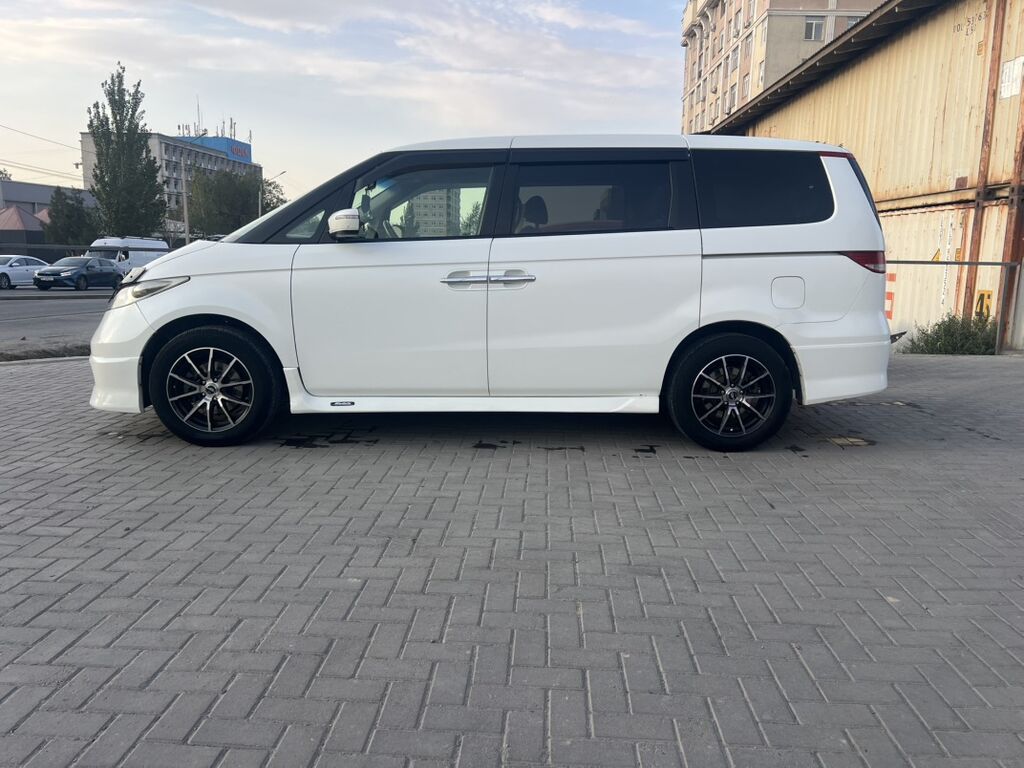 Honda Elysion: 2004 г., 2.4 л, Автомат, Бензин, Минивэн: фото 2