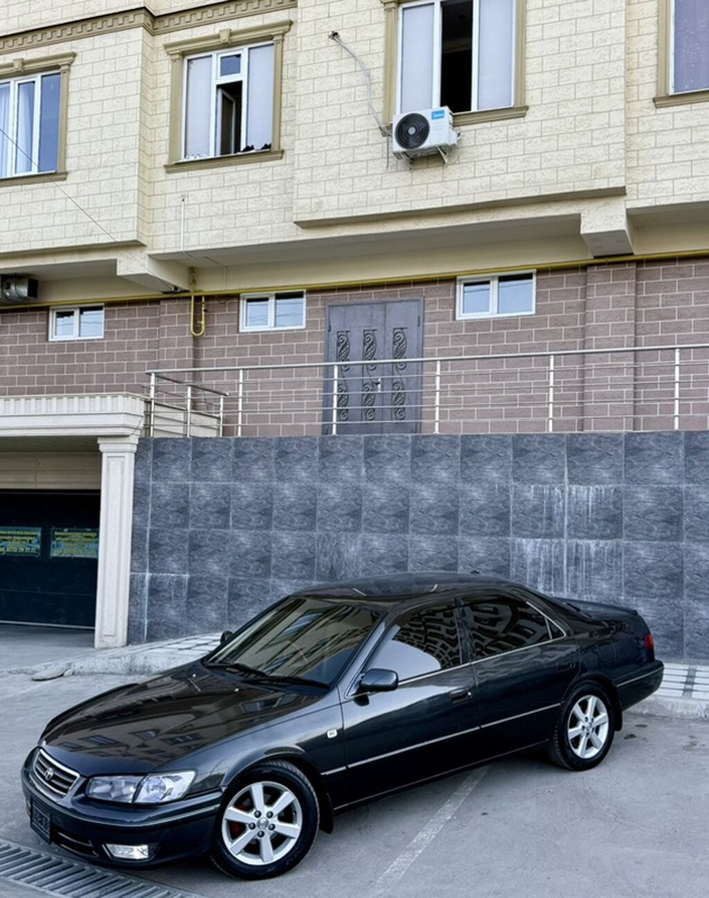 Toyota Camry: 2000 г., Автомат, Бензин, Седан: фото 3