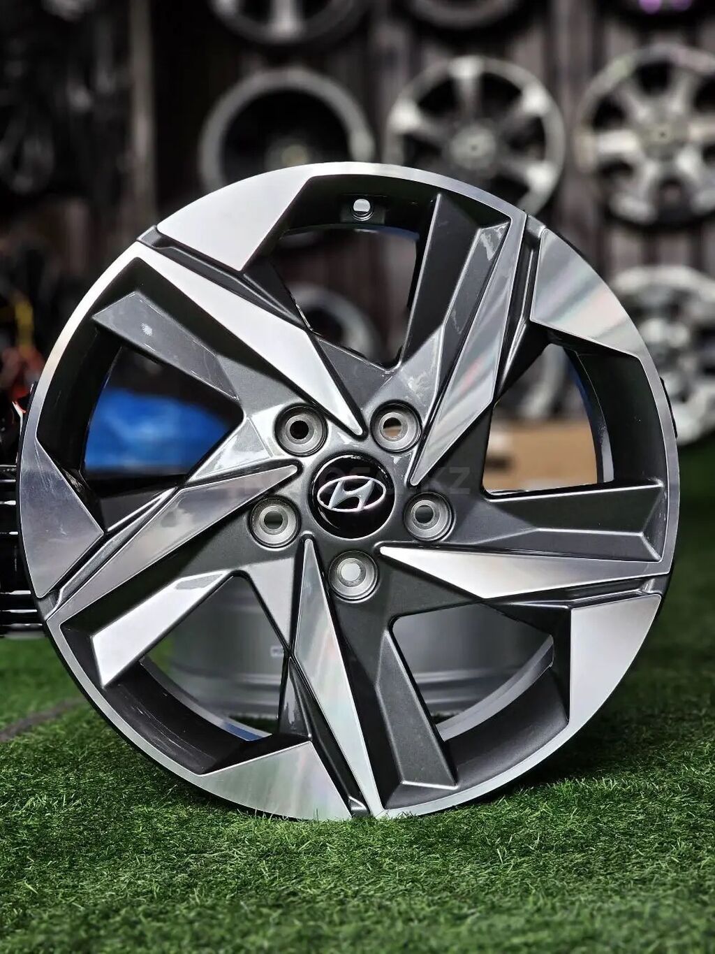 Литые Диски R 17 Hyundai, Комплект, отверстий - 5, Б/у: фото 2