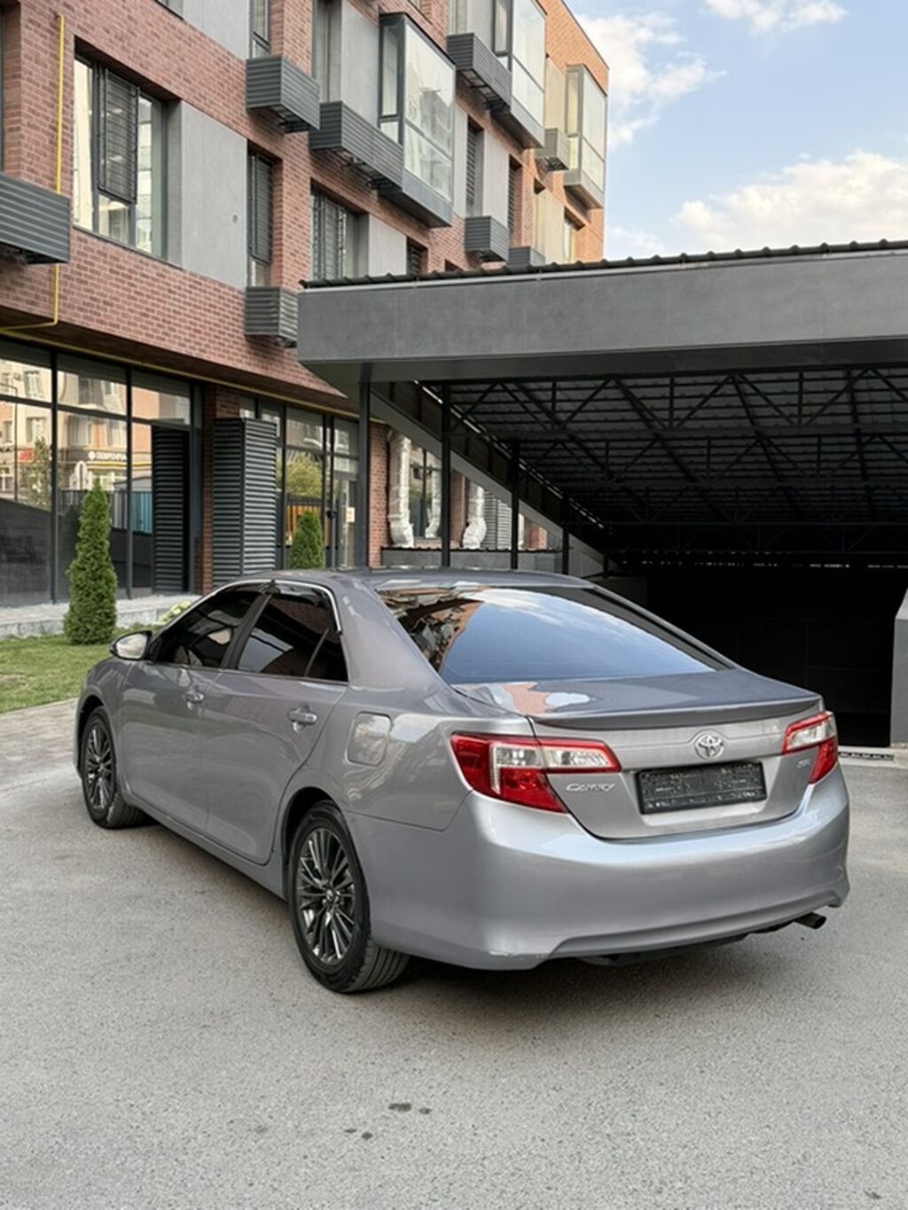 Toyota Camry: 2015 г., 2.5 л, Автомат, Бензин, Седан: фото 2