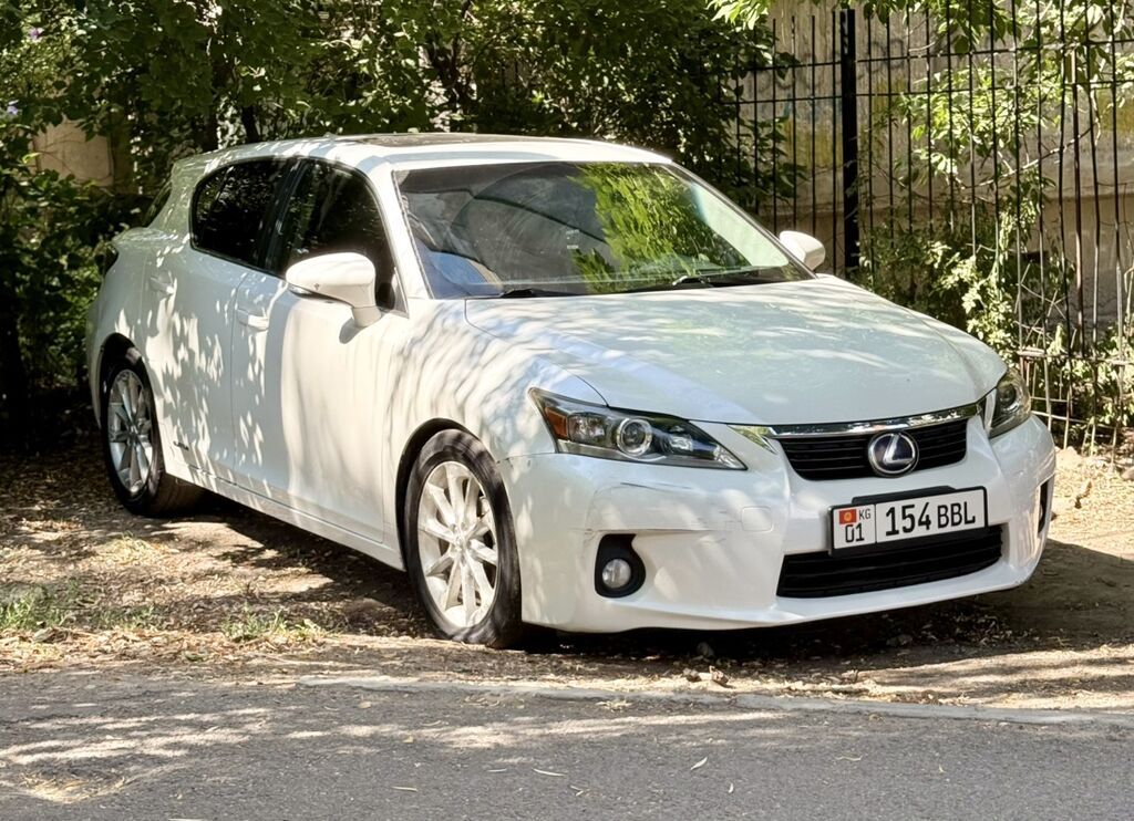 Lexus CT: 2013 г., 1.8 л, Автомат, Гибрид, Хэтчбэк: фото 4