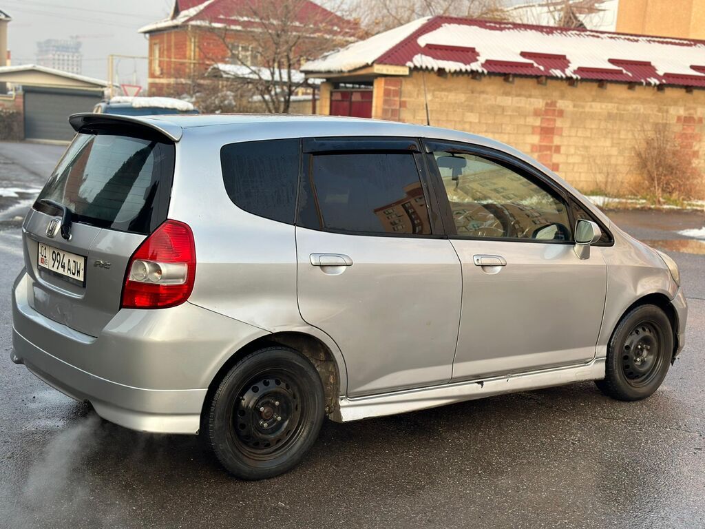 Honda Fit: 2003 г., 1.3 л, Автомат, Бензин, Хэтчбэк: фото 2