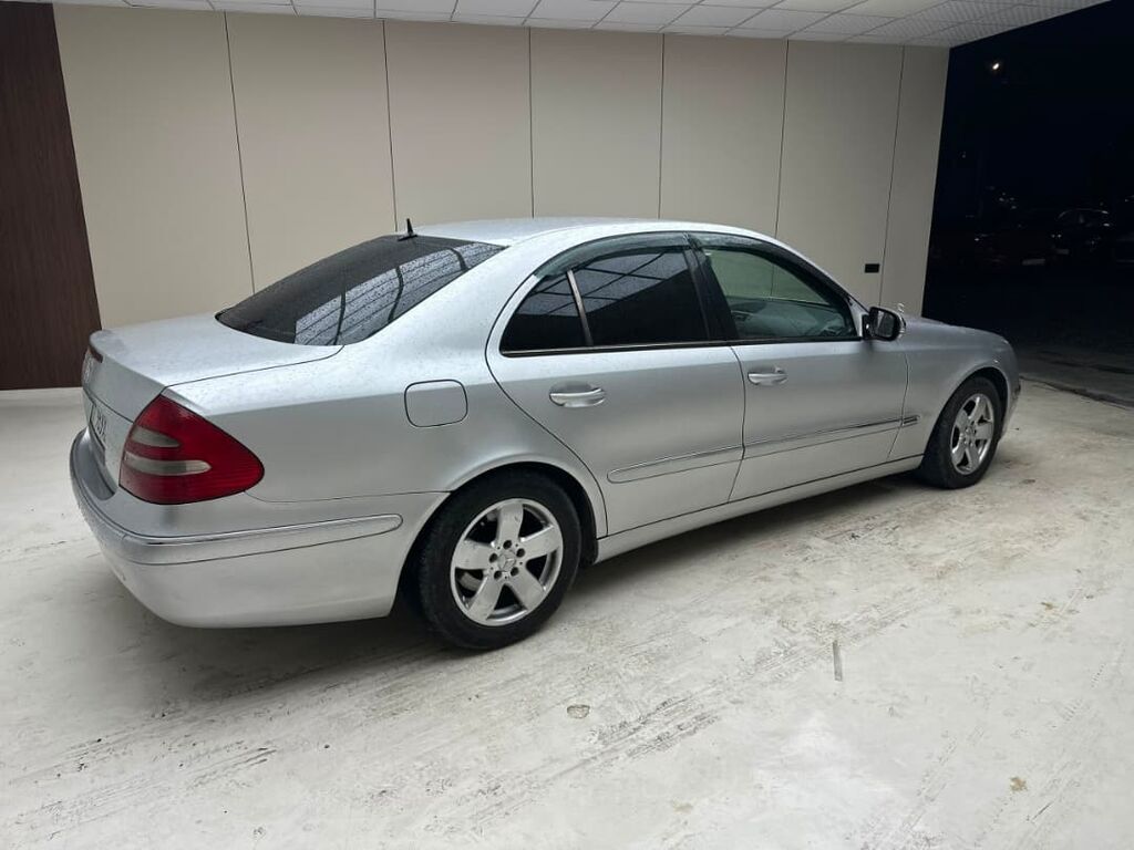 Mercedes-Benz E-Class: 2002 г., 3.2 л, Автомат, Бензин, Седан: фото 2