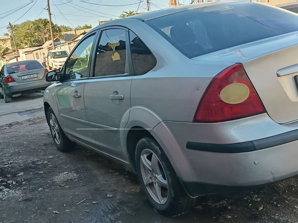Ford Focus: 2006 г., 1.6 л, Автомат, Бензин, Седан: фото 2