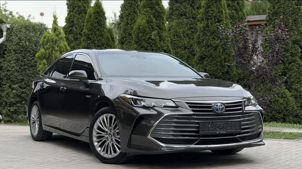 Toyota Avalon: 2018 г., 2.5 л, Вариатор, Гибрид, Седан: фото 1