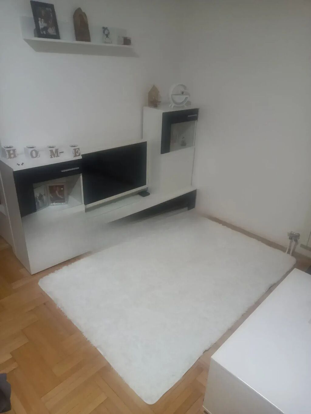 Tepisi i prostirke: Čupave tepih staze u više boja – prostirke u dve dimenzije 🏡 Mekane i