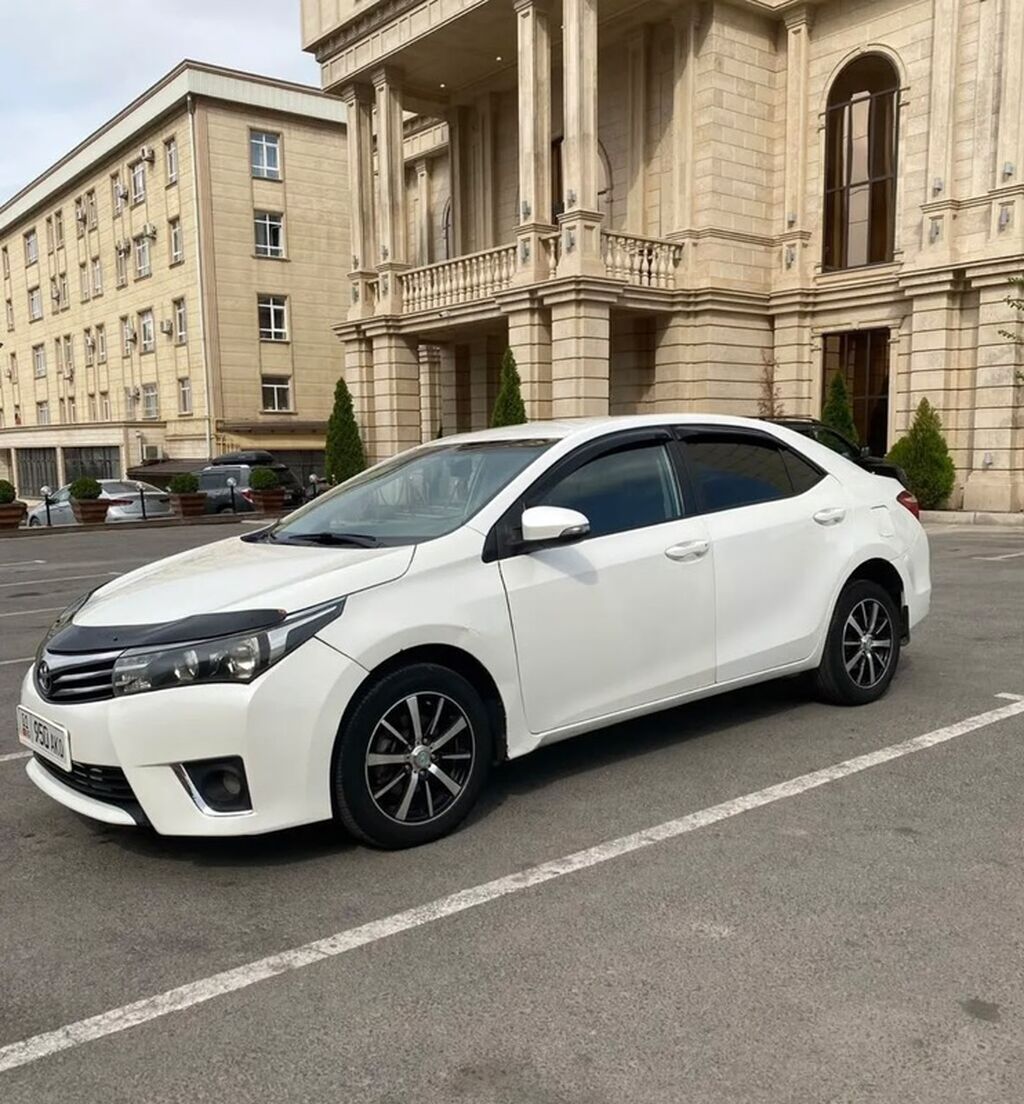 Toyota Corolla: 2013 г., 1.6 л, Автомат, Бензин, Седан: фото 2