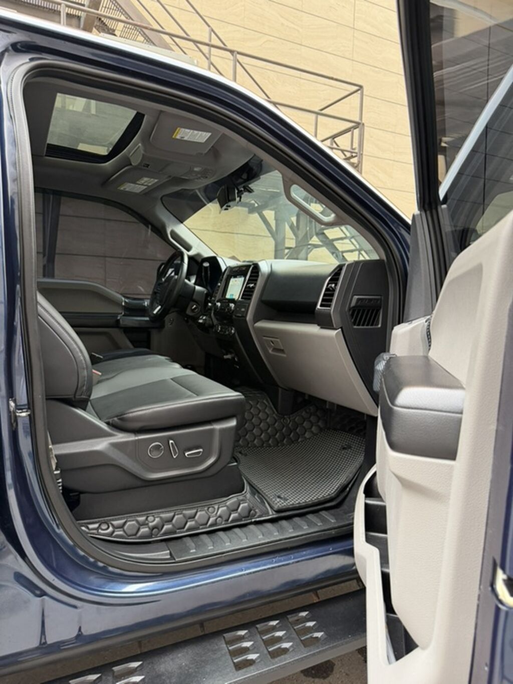 Ford F-150: 2017 г., 2.7 л, Автомат, Бензин, Пикап: фото 8