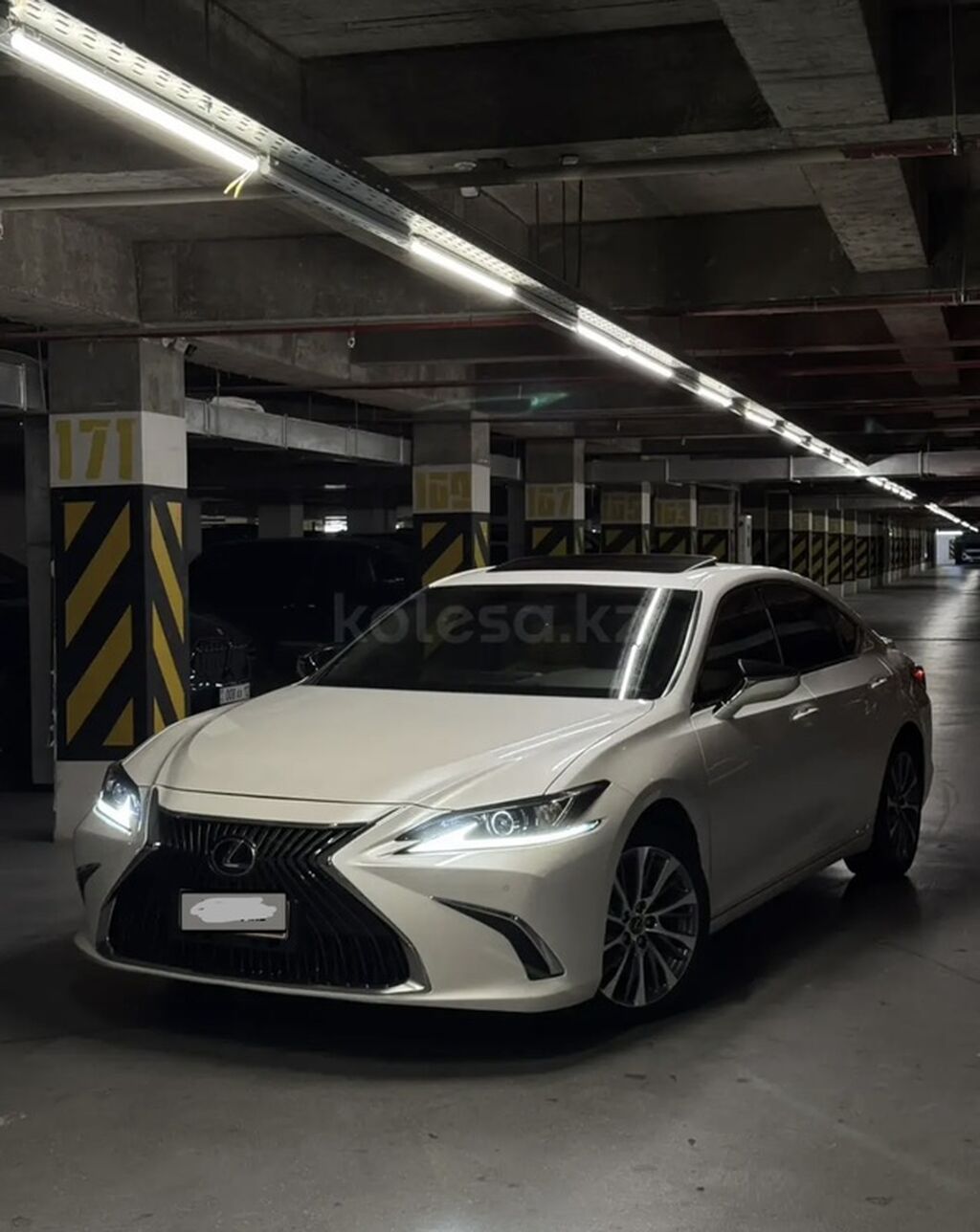 Lexus ES: 2019 г., Гибрид, Седан: фото 5