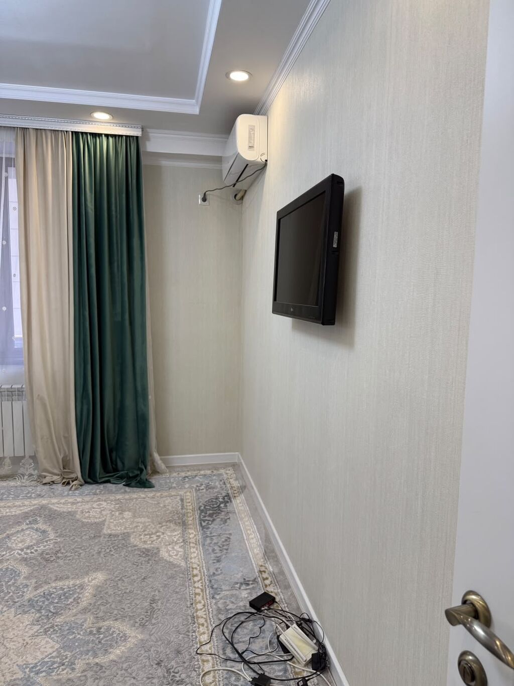Сдаётся 2-комнатная квартира 55м2 в районе Ак-Кеме. Квартира: фото 3