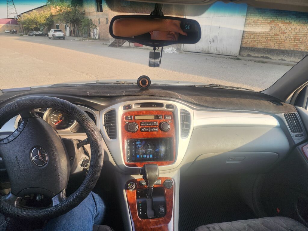 Toyota Highlander: 2004 г., 3.3 л, Автомат, Бензин, Кроссовер: фото 5