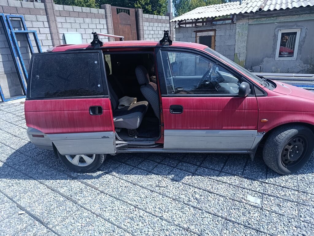 Mitsubishi Space Runner: 1991 г., 1.8 л, Механика, Бензин, Минивэн: фото 5