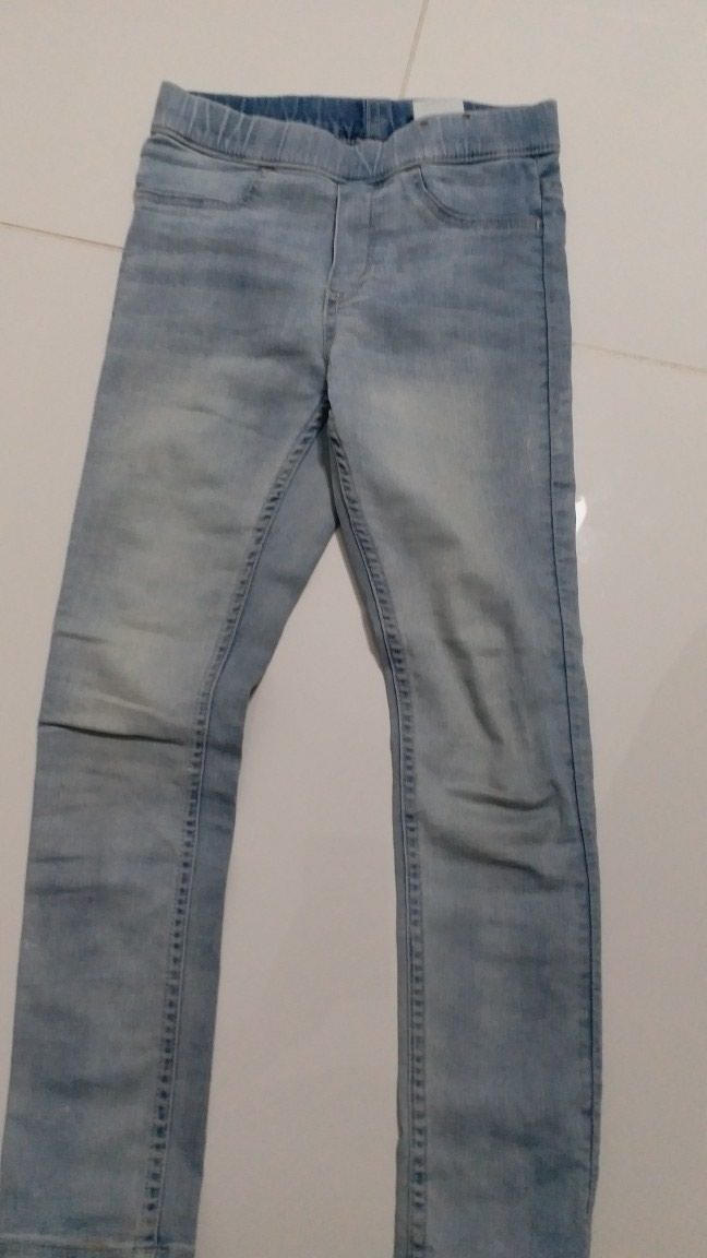 Dečije Farmerke i Pantalone: 116
5 / 6 godina na lalafo.rs 116
5 / 6 godina - Vrsac