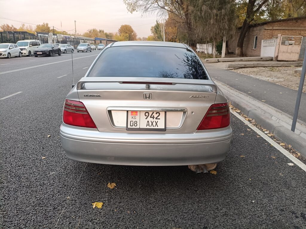 Honda Accord: 2001 г., 1.8 л, Механика, Бензин, Седан: фото 5