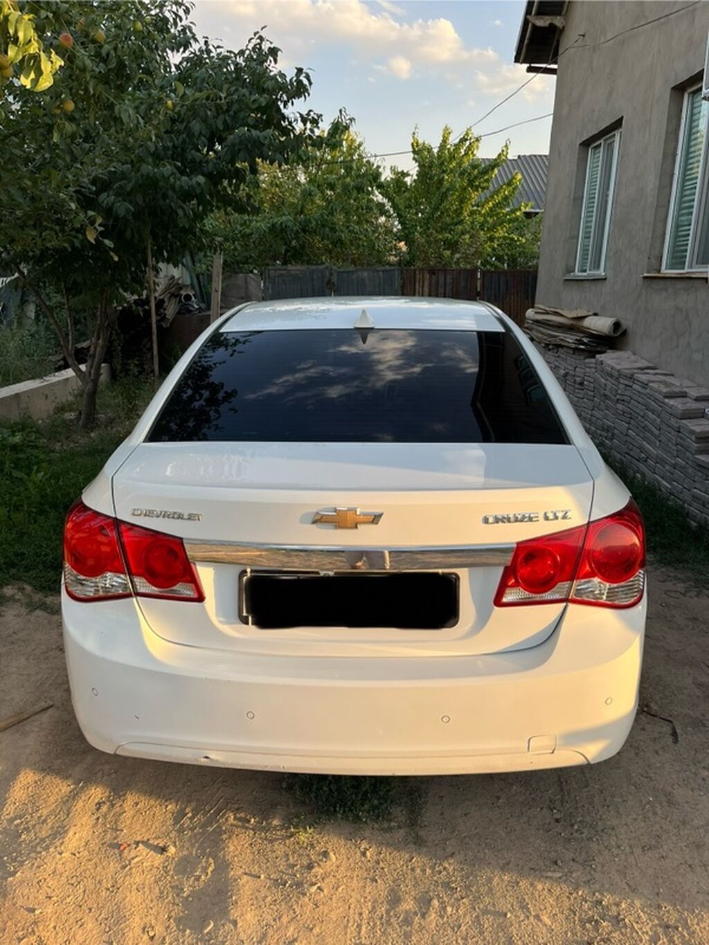 Chevrolet Cruze: 2010 г., 1.8 л, Автомат, Газ, Седан — фото 3