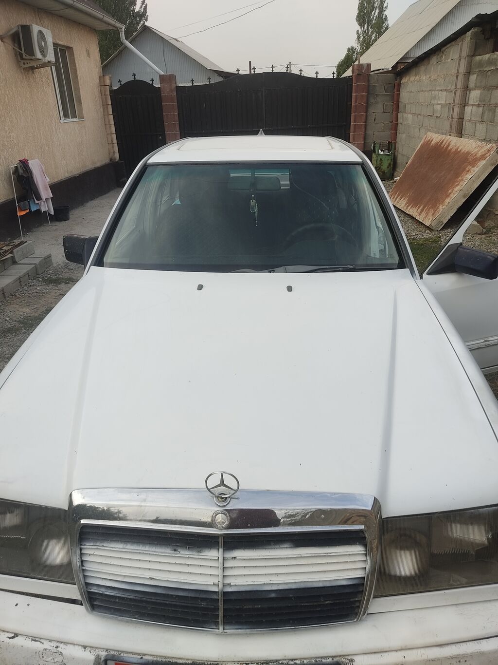 Mercedes-Benz W124: 1988 г., Седан: фото 2