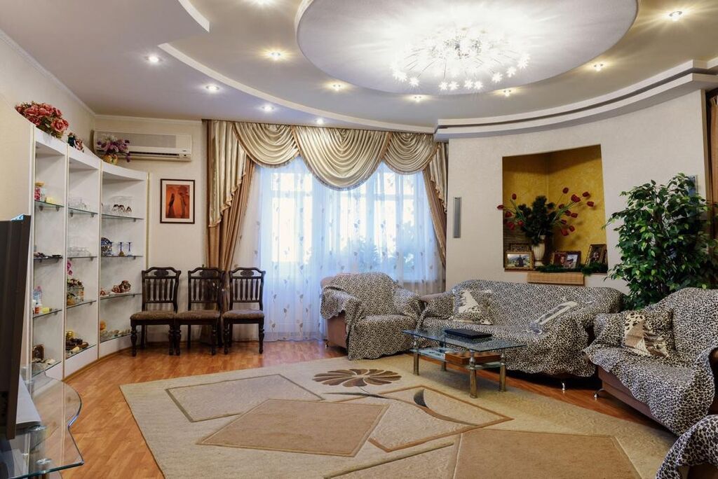 Золотой квадрат бишкек. Комфорт жилье что это. Квартира золотой квадрат. Район золотой квадрат астана. Золотой квадрат сжм.