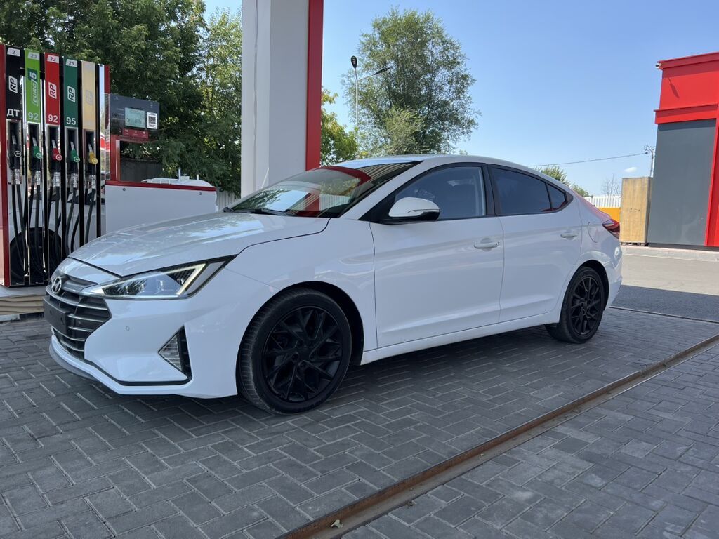 Hyundai Elantra 2019, 1.6 л, автомат, бензин: фото 3
