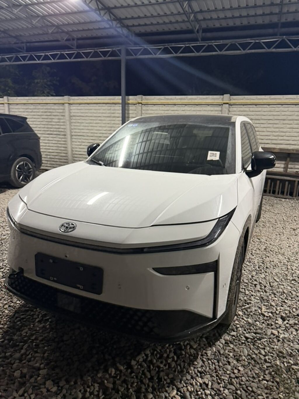 Toyota bZ3X: 2026 г., Электромобиль, Кроссовер: фото 2