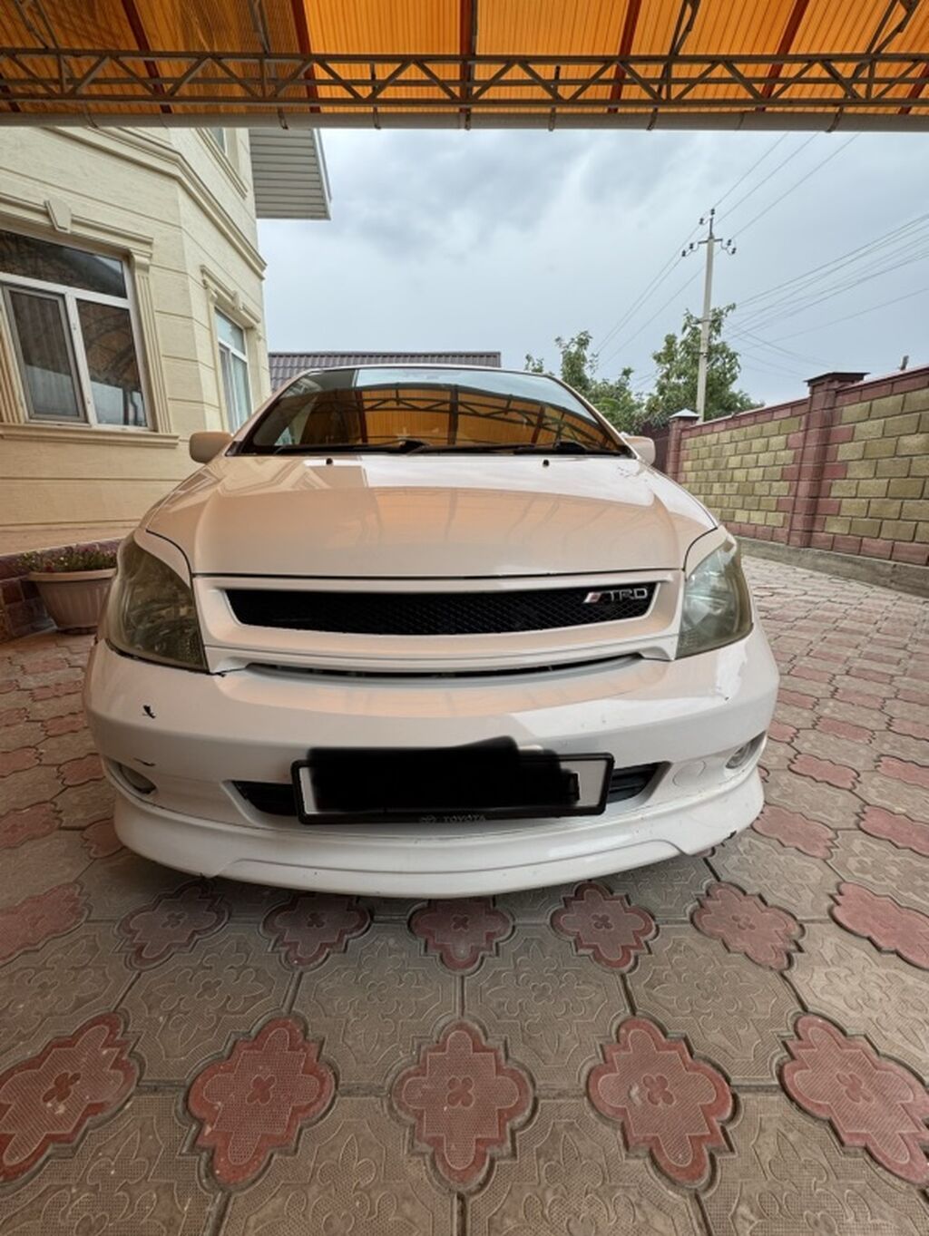Toyota Ist: 2004 г., 1.5 л, Автомат, Бензин, Хэтчбэк: фото 1