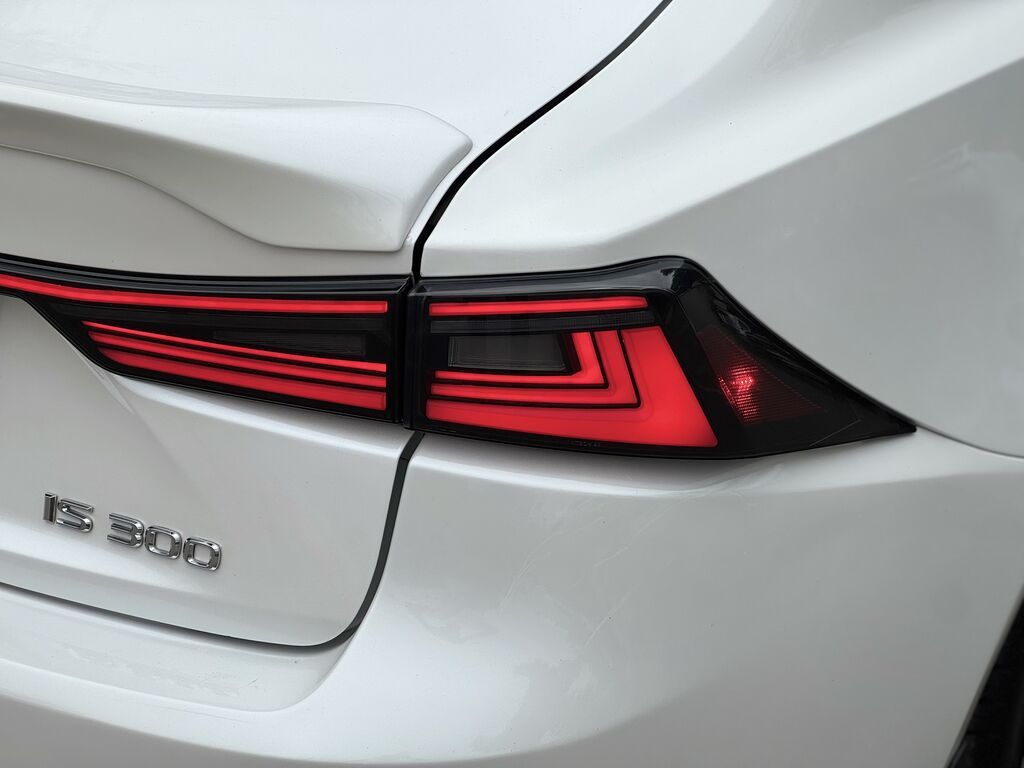 Lexus IS: 2018 г., 2 л, Автомат, Бензин, Седан: фото 6