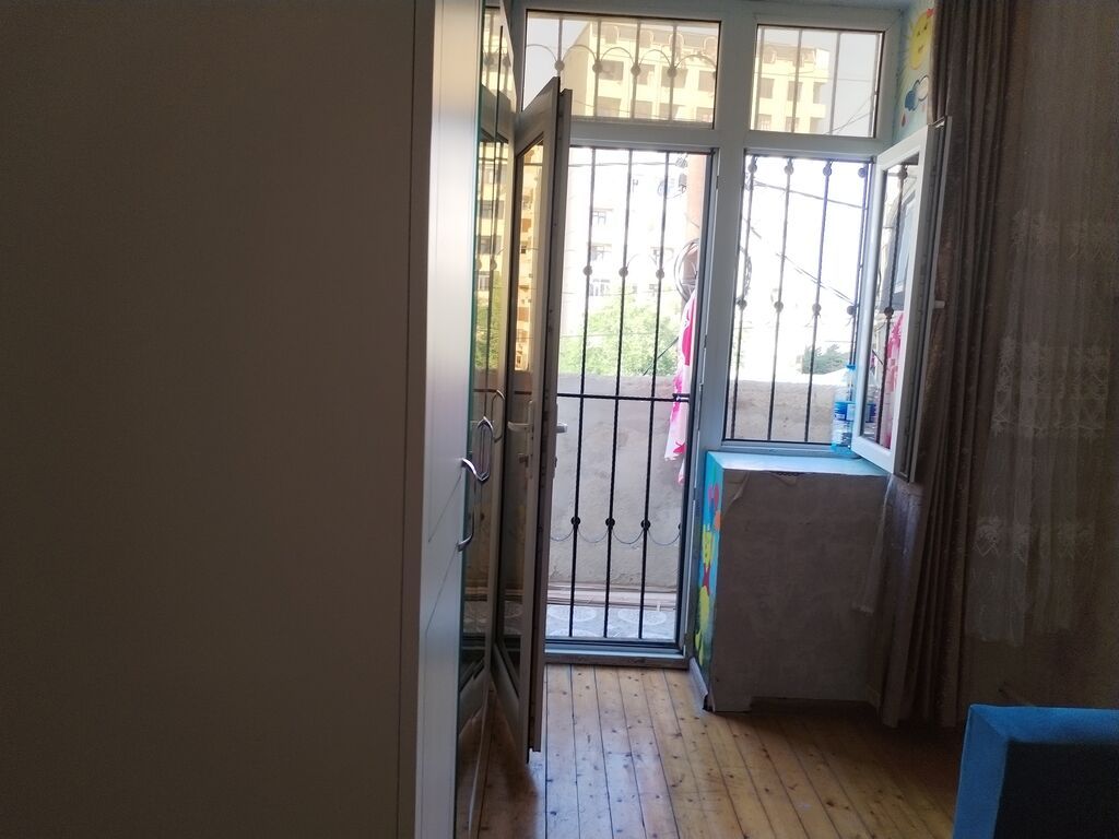 90 kv. m, 3 otaqlı, Su, İnternet, Qaz