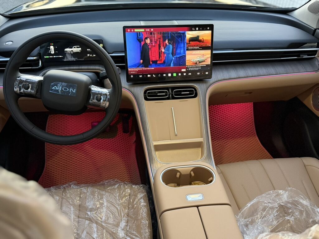 GAC Aion Модель | 60 Спецификация Plug in Hybrid Комплектация: фото 8