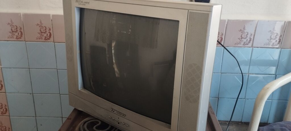 Продаю телевизор, показывает чётко кинескоп не: 1500 KGS Телевизоры ...