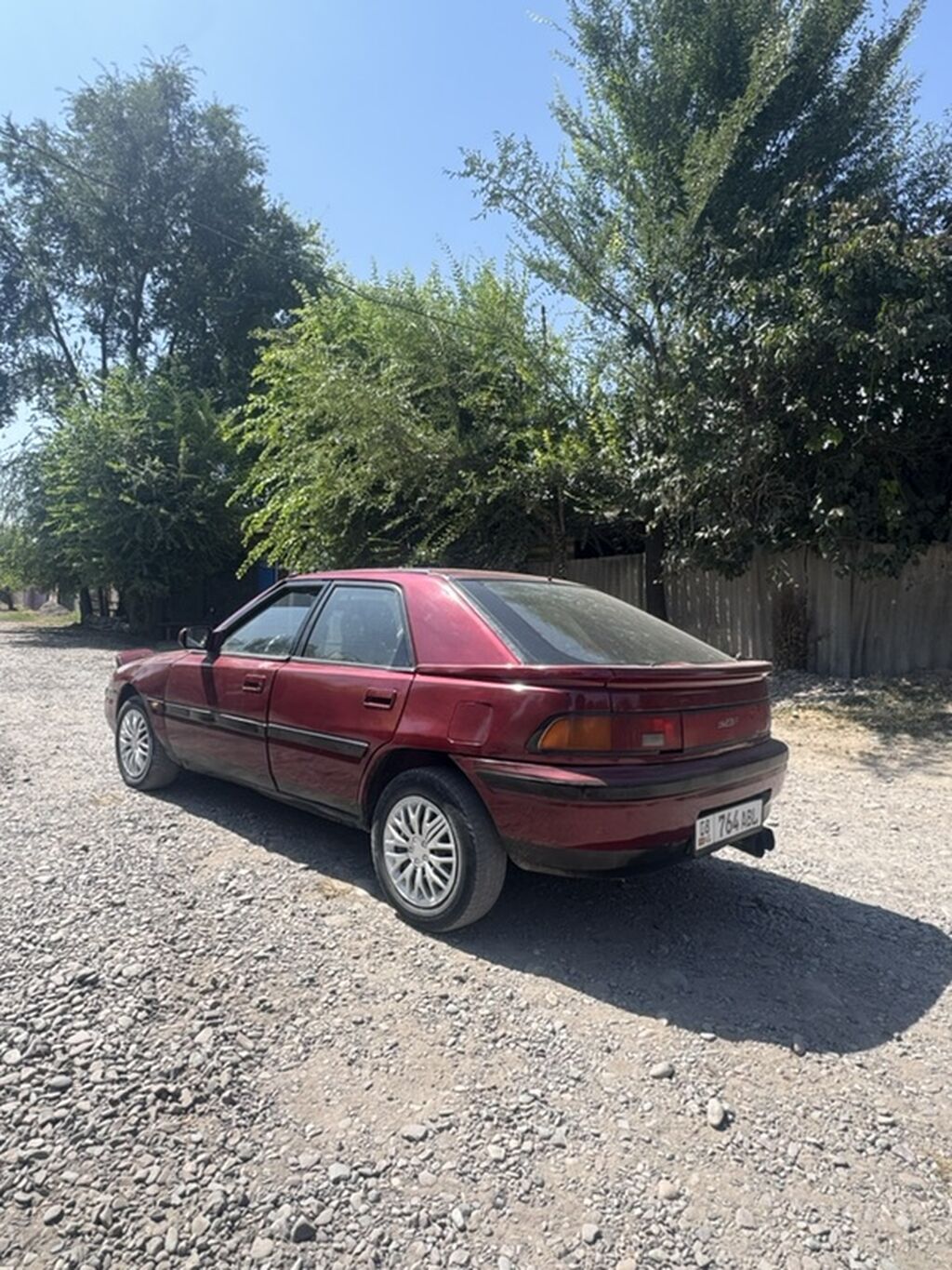 Mazda 323: 1994 г., 1.6 л, Механика, Бензин, Лифтбек: фото 4