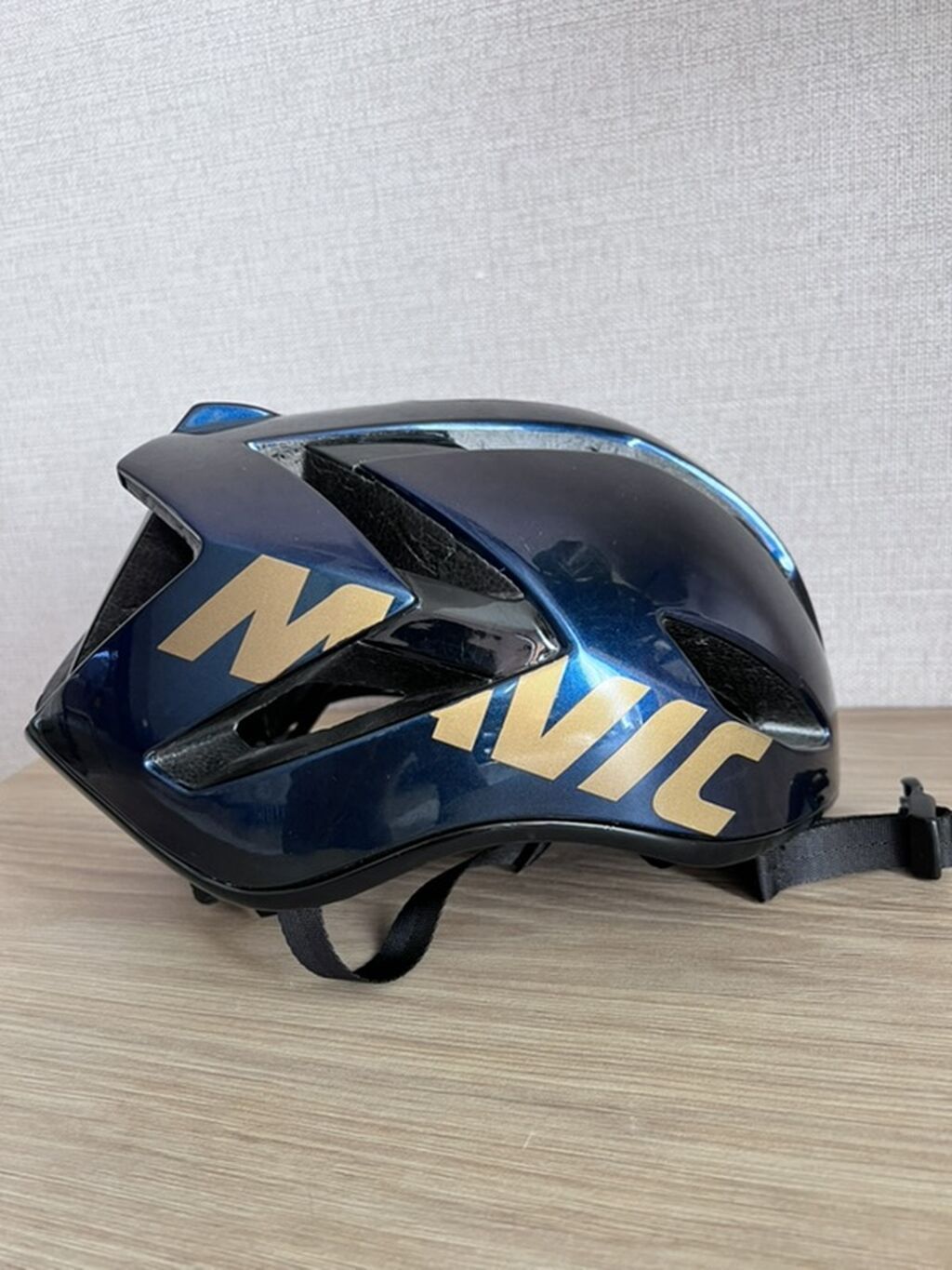 Аэродинамический велошлем Mavic - Бренд: Mavic (логотипы на боковых: фото 3