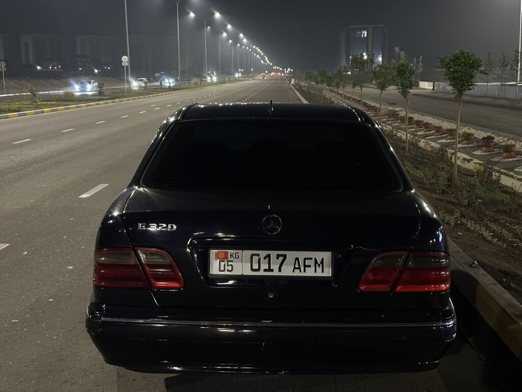 Mercedes-Benz E-Class: 2001 г., 3.2 л, Автомат, Бензин, Седан: фото 3