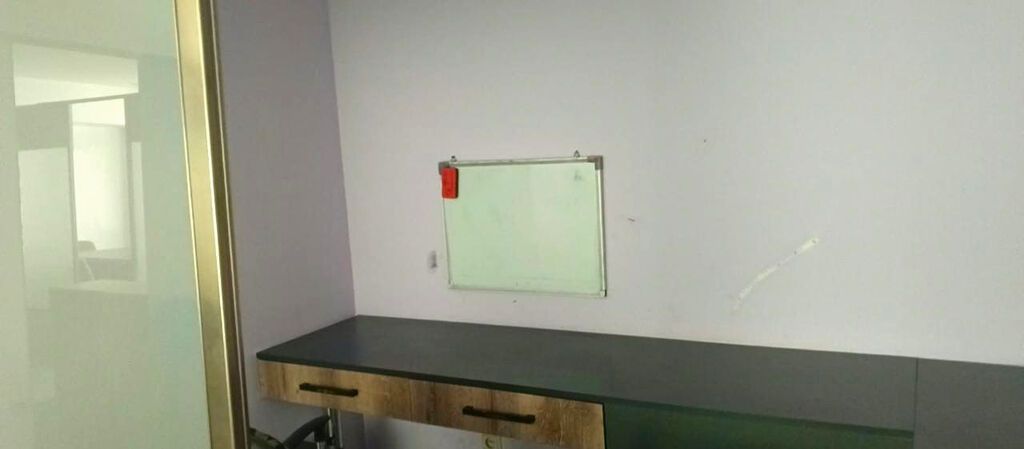 Ofis bütün əşyalarla (mebel və texnika ilə) birlikdə icarəyə verilir!