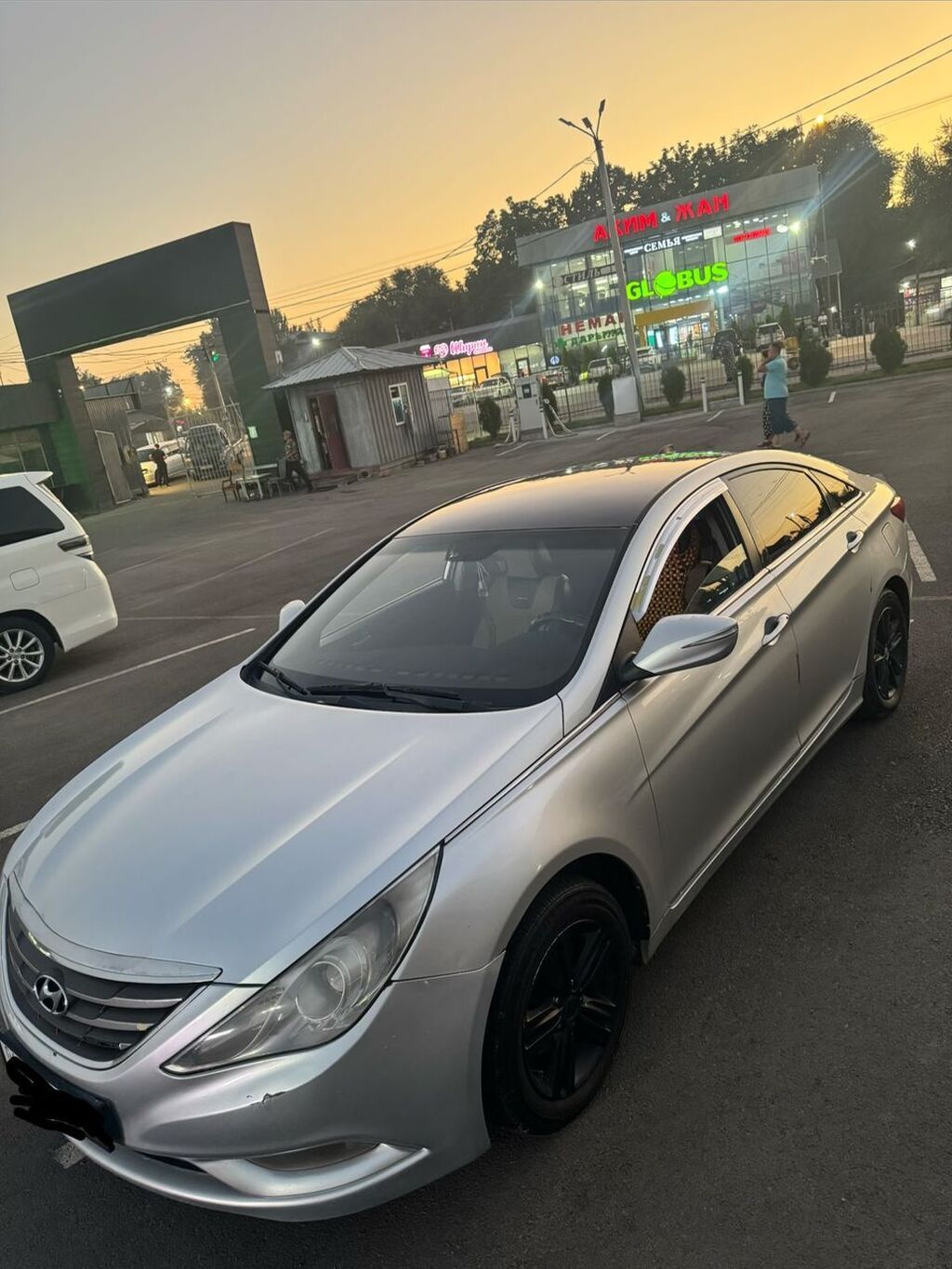 Hyundai Sonata: 2011 г., 2 л, Автомат, Газ, Седан: фото 2
