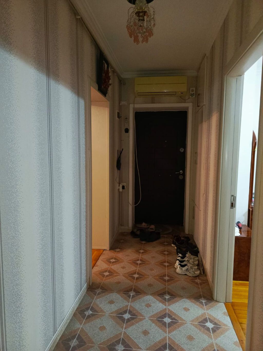 Bakı, Yasamal, 3 otaqlı, Köhnə tikili, m. Elmlər Akademiyası, 110 kv. m