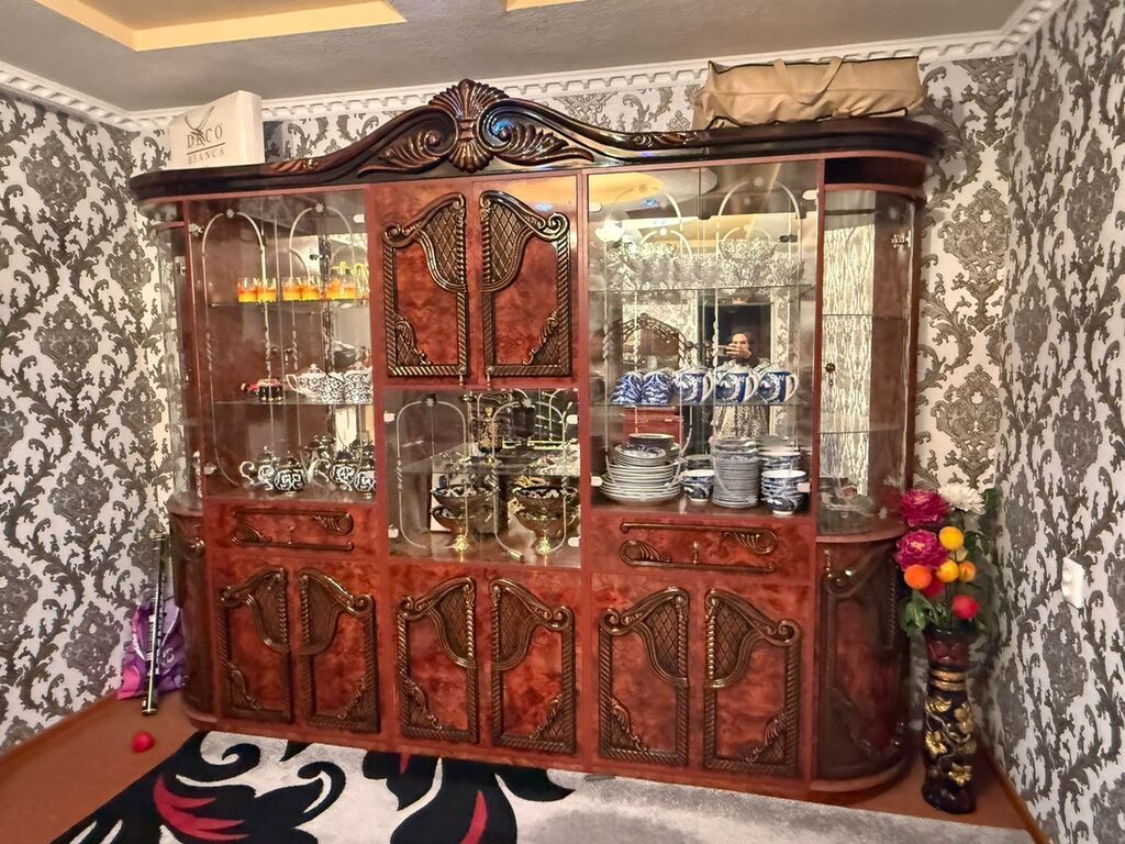 Классический шкаф-витрина/горка для гостиной - Материал: массив/МДФ с: фото 2