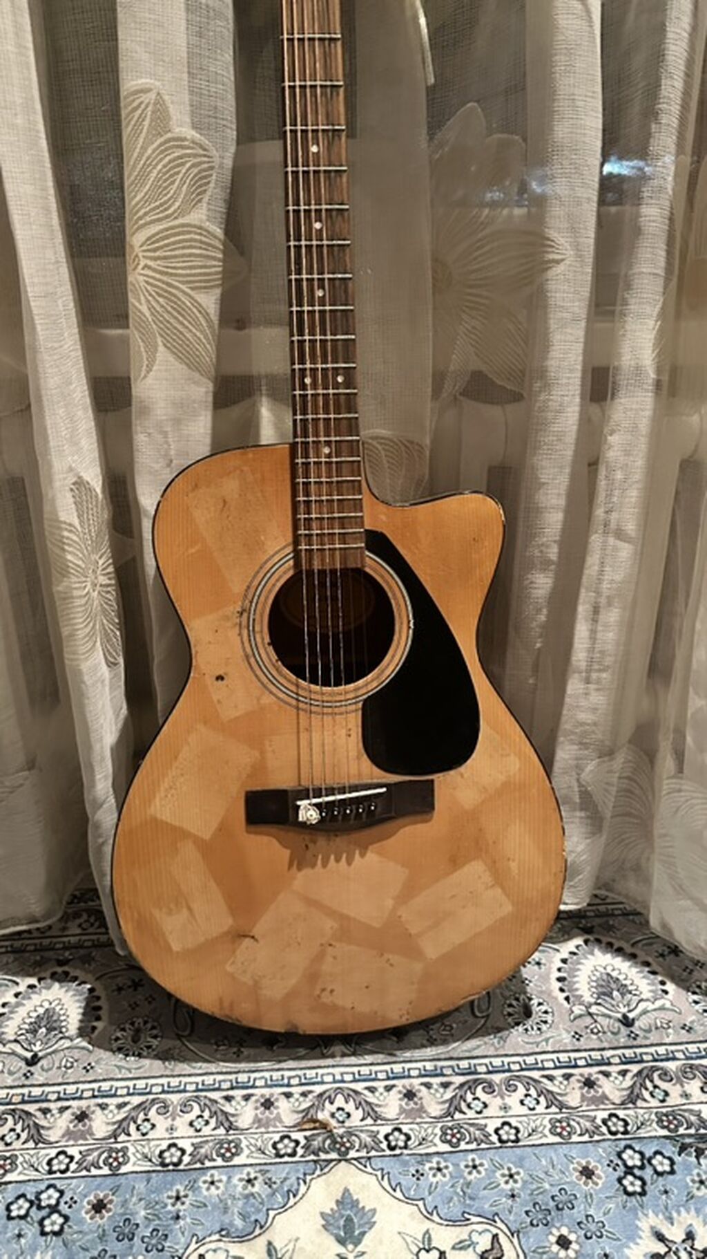 Yamaha FS 100C (Made in Indonesia) Нюансы: Из за ранее наклеенных