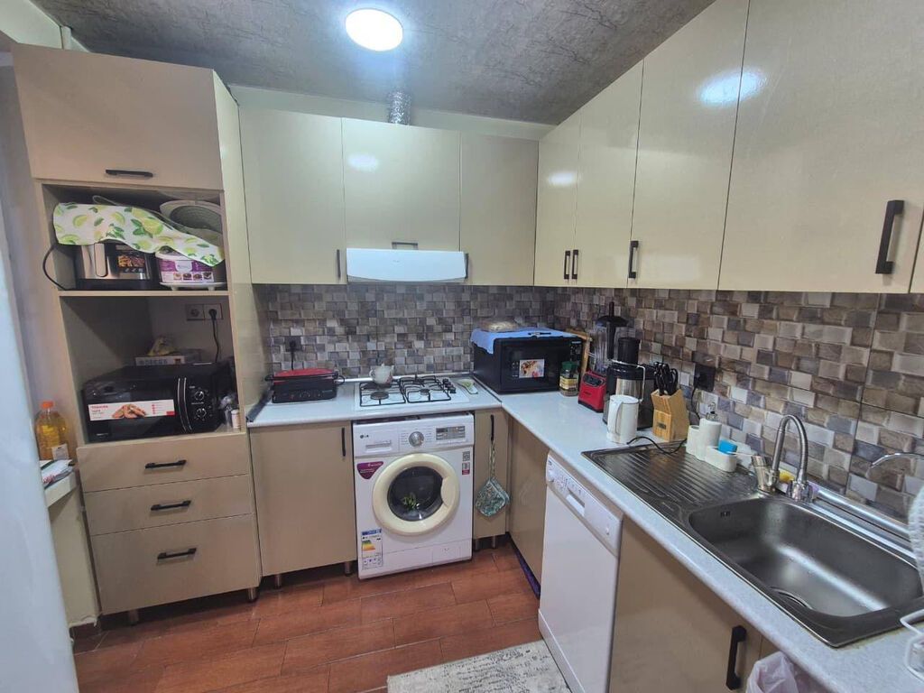 Bakı, 3 otaqlı, Köhnə tikili, 69 kv. m