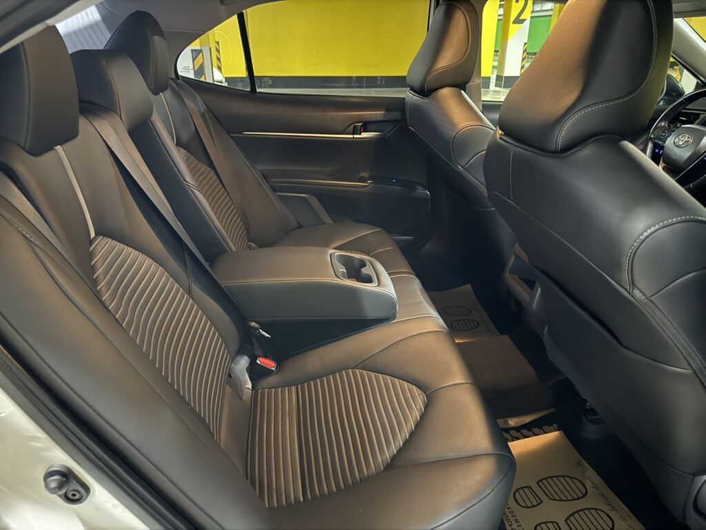 Toyota Camry: 2020 г., 2.5 л, Автомат, Бензин, Седан: фото 6