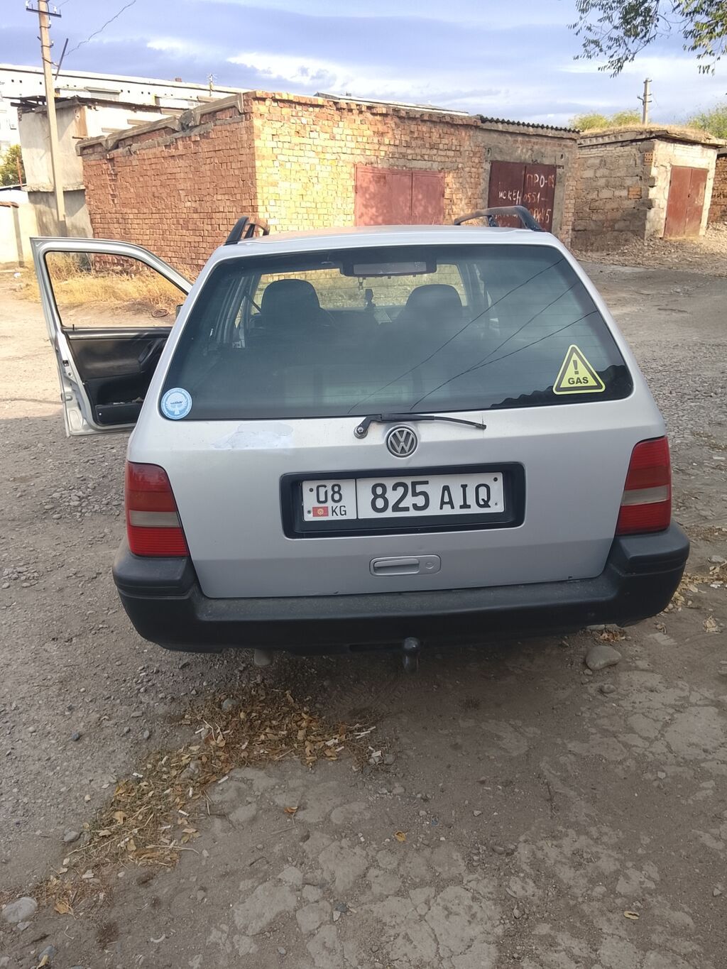 Volkswagen Golf Variant: 1993 г., 1.8 л, Механика, Газ, Универсал: фото 2