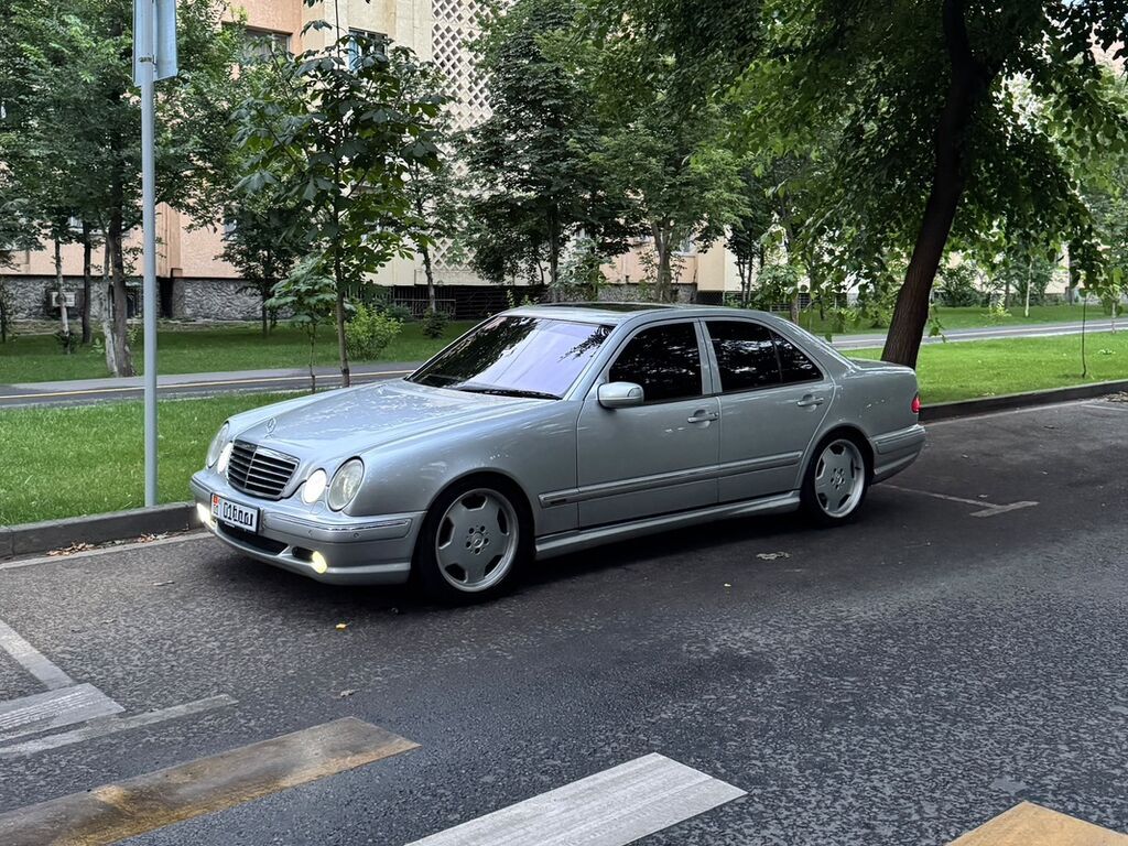 Mercedes-Benz E-Class: 2002 г., 5.5 л, Автомат, Бензин, Седан: фото 1