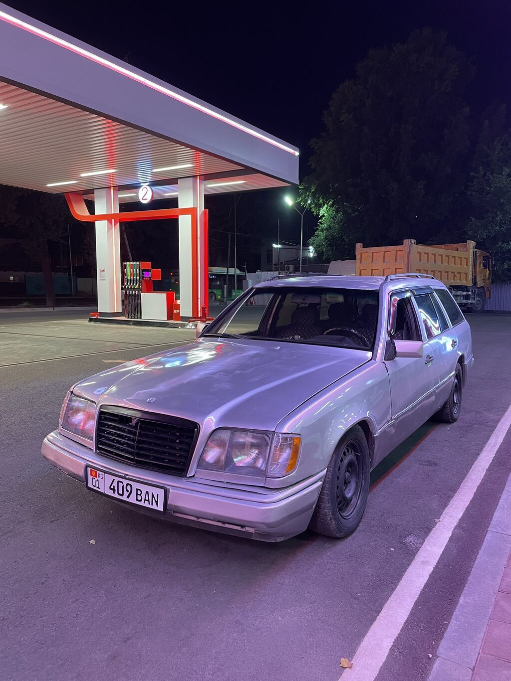 Mercedes-Benz E-Class: 1994 г., 2 л, Механика, Бензин, Универсал: фото 4