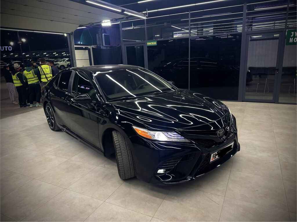 Toyota Camry: 2018 г., 2.5 л, Автомат, Бензин, Седан: фото 2