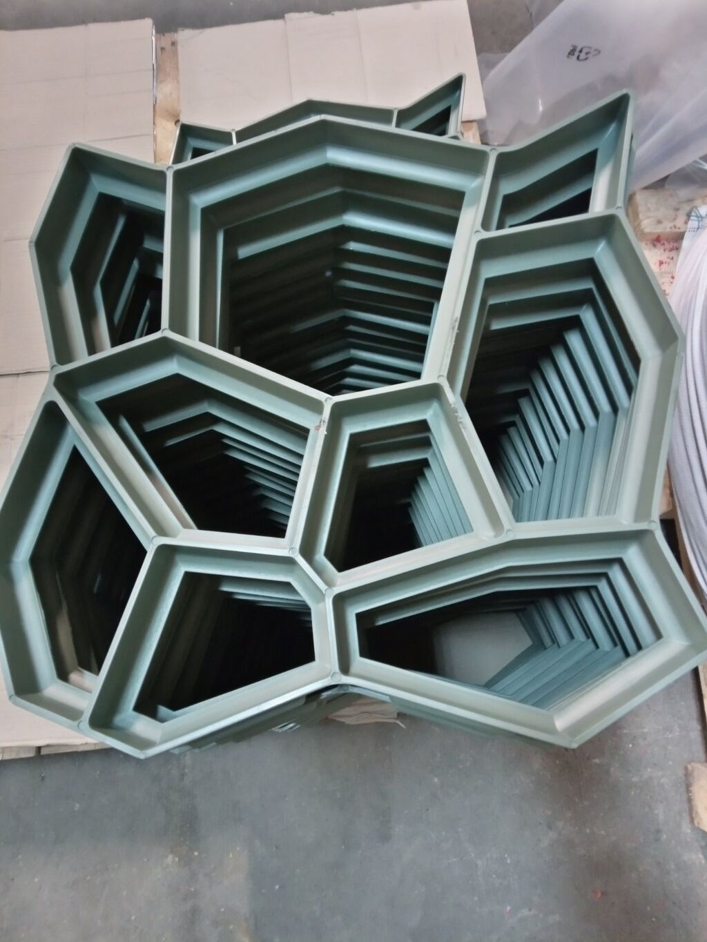 Cigla, kamen: Kalup za betonske staze – “lomljeni kamen” efekat - Višekratni