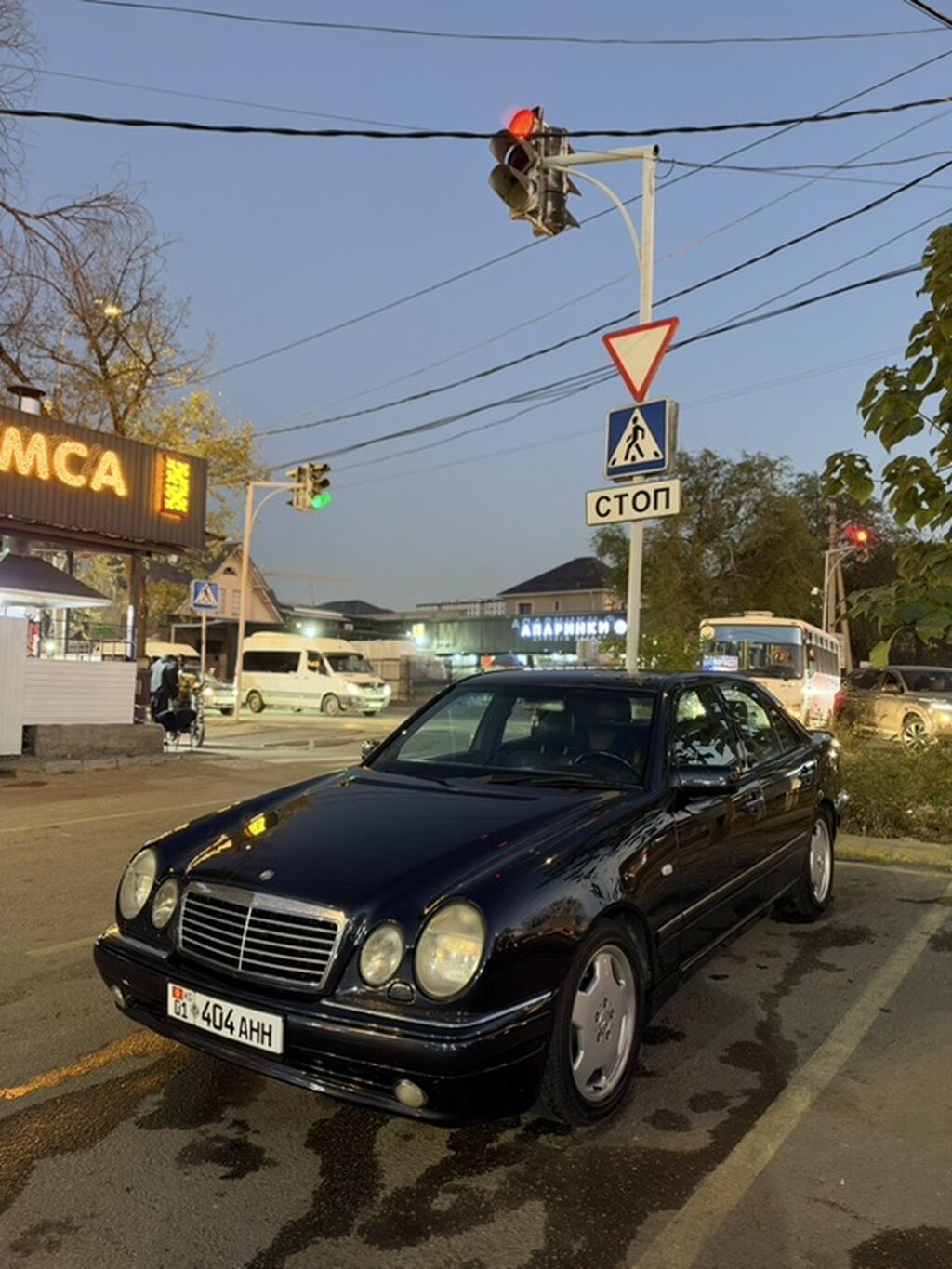 Mercedes-Benz E-Class: 1998 г., 4.3 л, Автомат, Бензин, Седан: фото 7