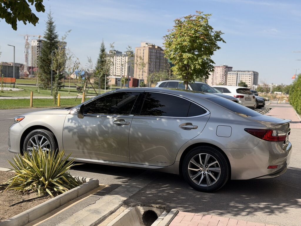 Lexus ES: 2017 г., 2.5 л, Вариатор, Гибрид, Седан: фото 8