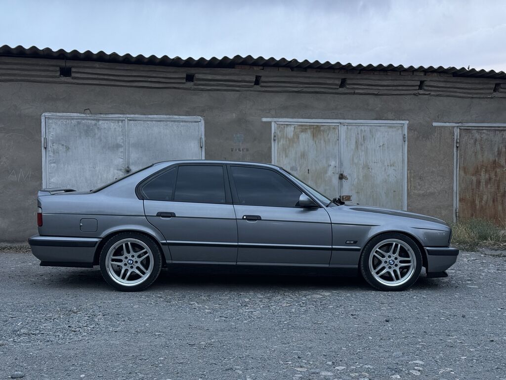 BMW 5 series: 1993 г., 4.4 л, Механика, Бензин, Седан: фото 3