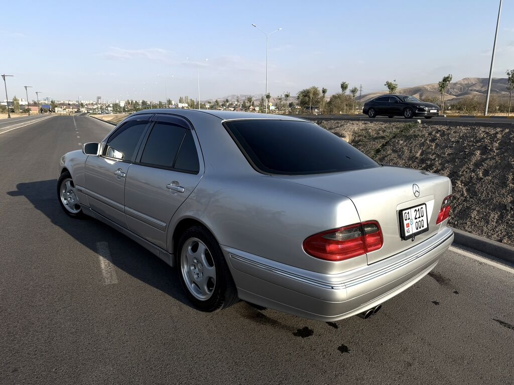 Mercedes-Benz E-Class: 2000 г., 4.3 л, Автомат, Бензин, Седан: фото 4