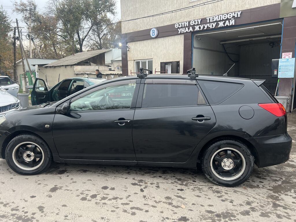 Продаю срочно toyota caldina 1.8 объем 2003 года Машина в хорошем
